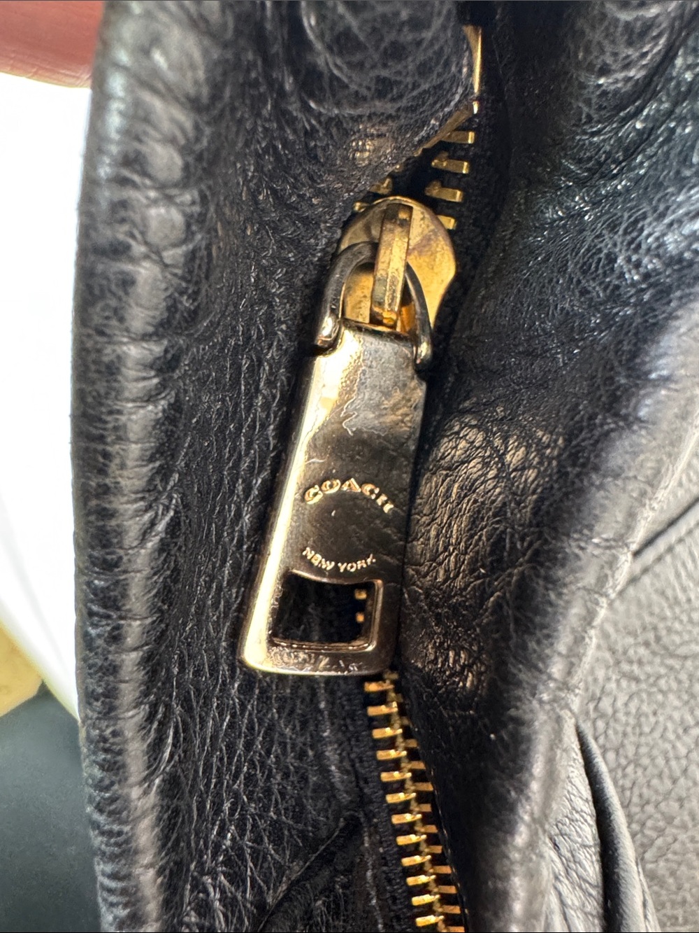 Coach Isabelle East West Hobo Crossbody Black Pebbled Leather Bag - Picture 11 of 15